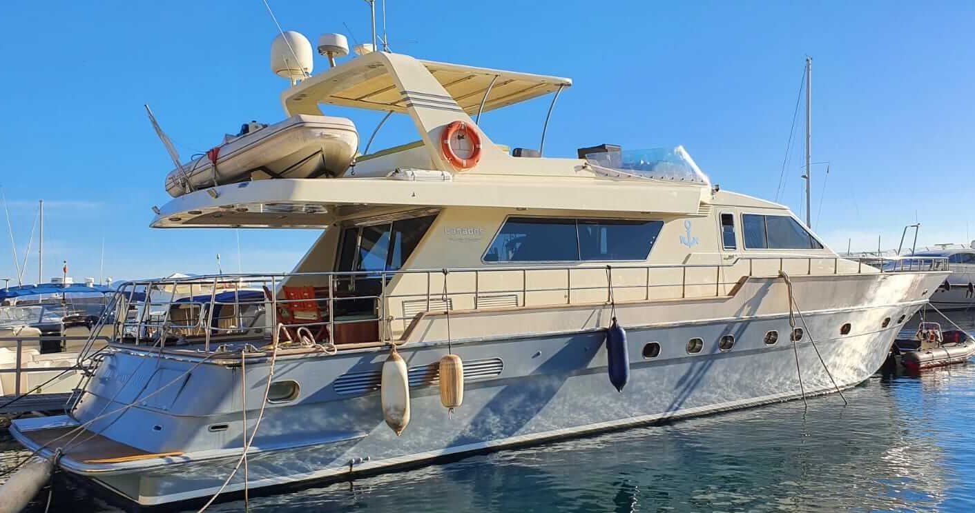 canados 70 blanc et bleu à vendre